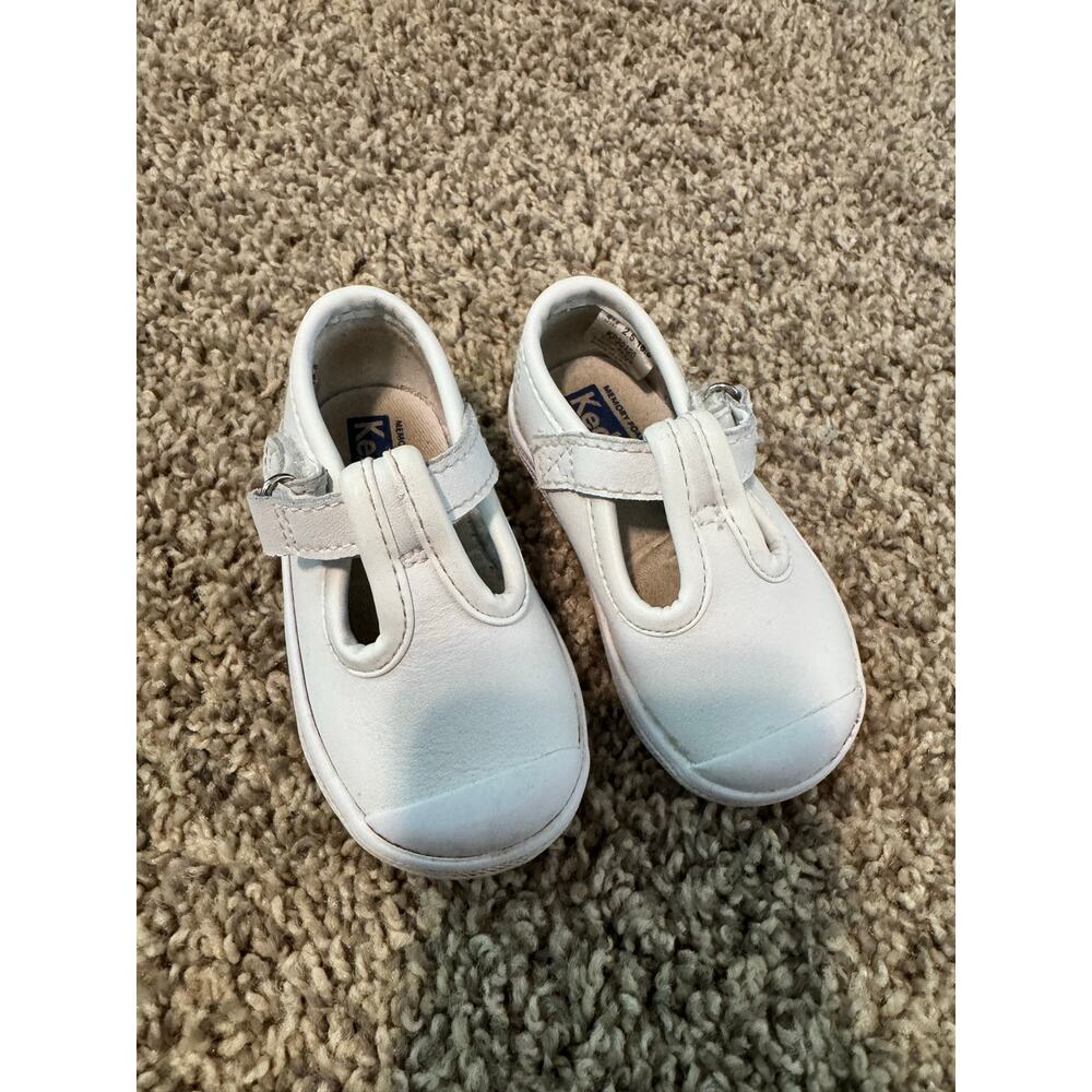 Keds Champion Baby Girls white leather T strap sneakers size 3M
